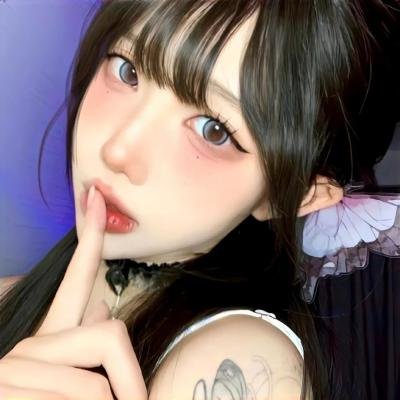 俏皮女学生